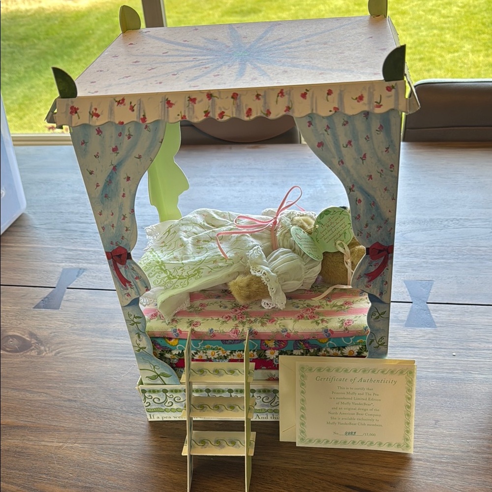 Muffy Vanderbear Princess and the Pea Limited Edition